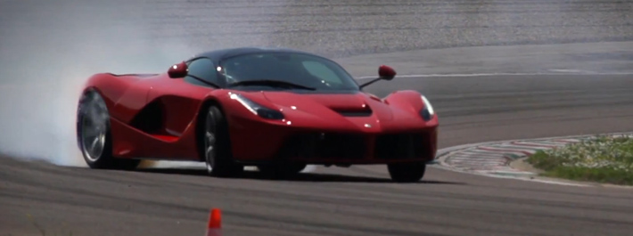 LaFerrari v akci - video